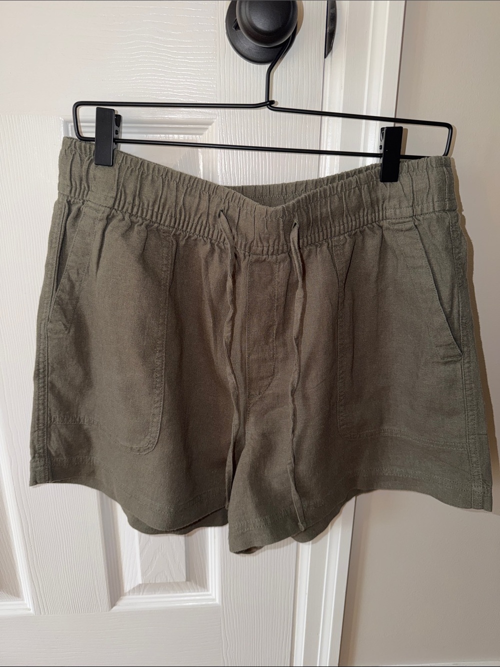 GAP Casual Elastic-Waist Olive Women’s Shorts - Picture 1 of 6